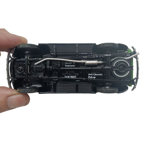 2) Matchbox Harley-Davidson 1937 International & 1941 Chevrolet Pickup + Engines - Picture 16 of 16